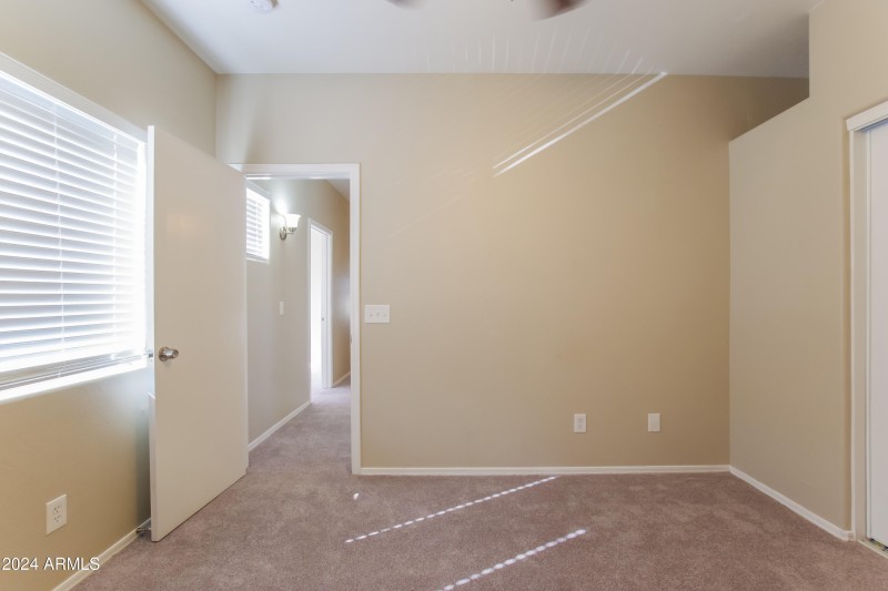 013-photo-bedroom-8930024