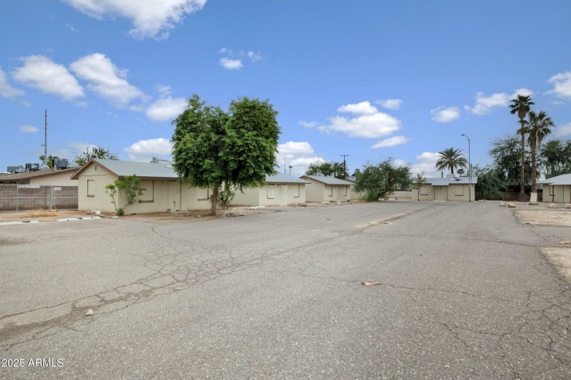 4-custom-1815 W Sahuaro Dr-4