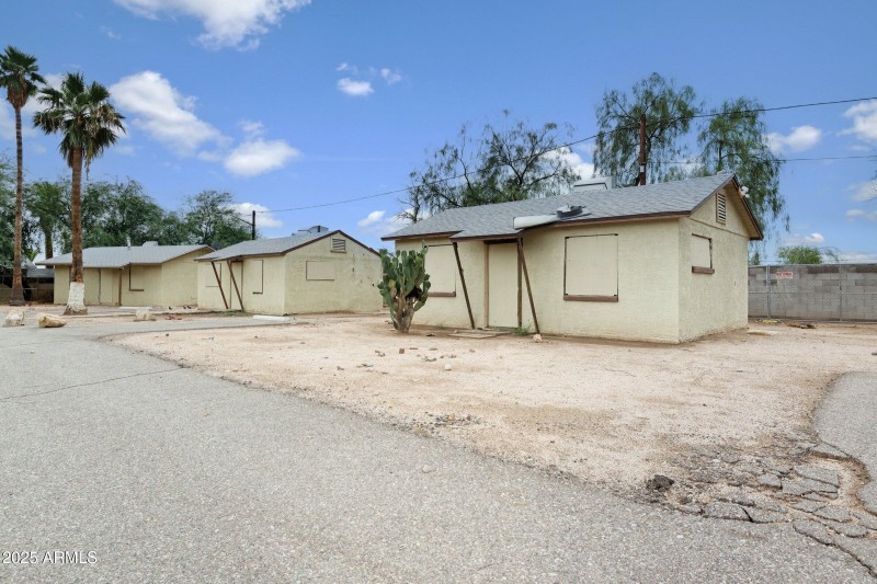 7-custom-1815 W Sahuaro Dr-7