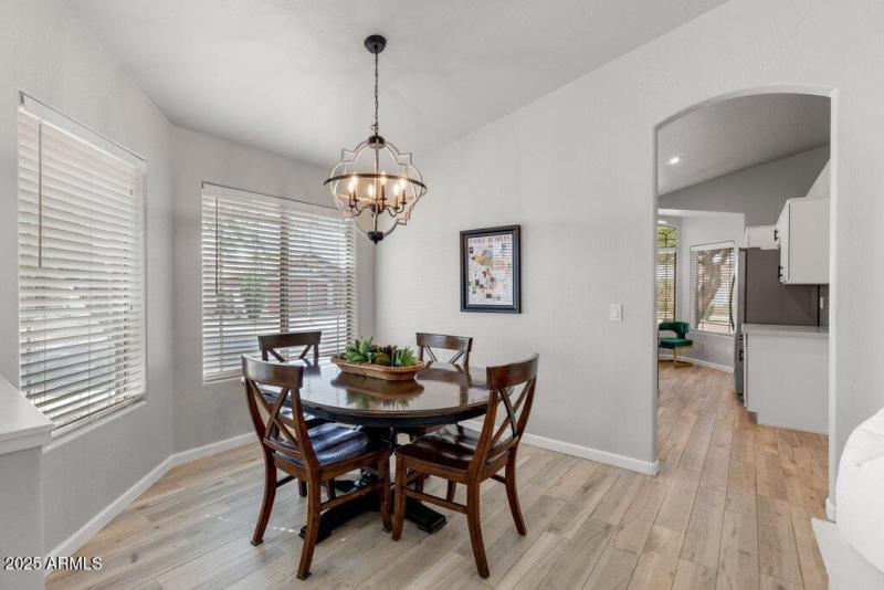 Dining - All New Paint Throughout