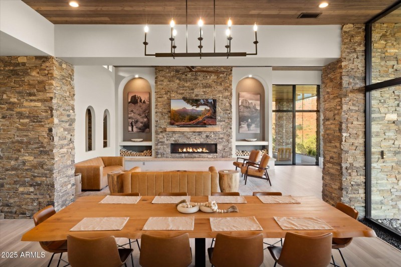 Dining Room / Living Room