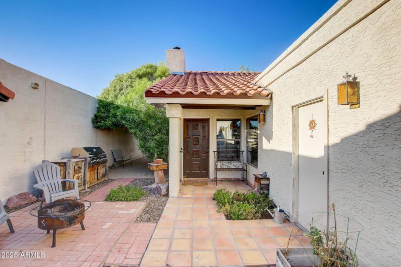 6-web-or-mls-E Forge Ave-006