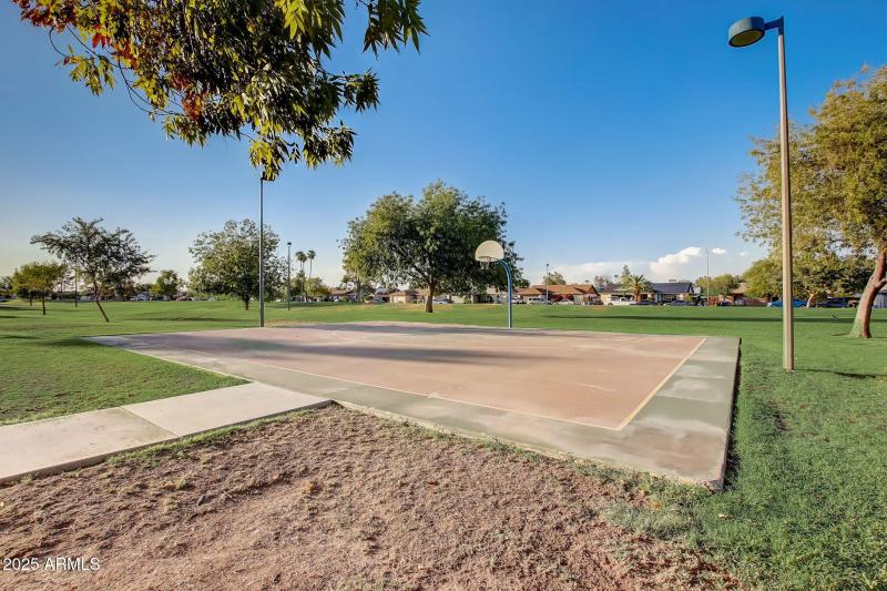 39-web-or-mls-E Forge Ave-039