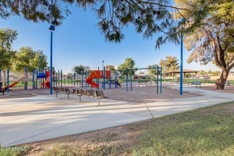 43-web-or-mls-E Forge Ave-043