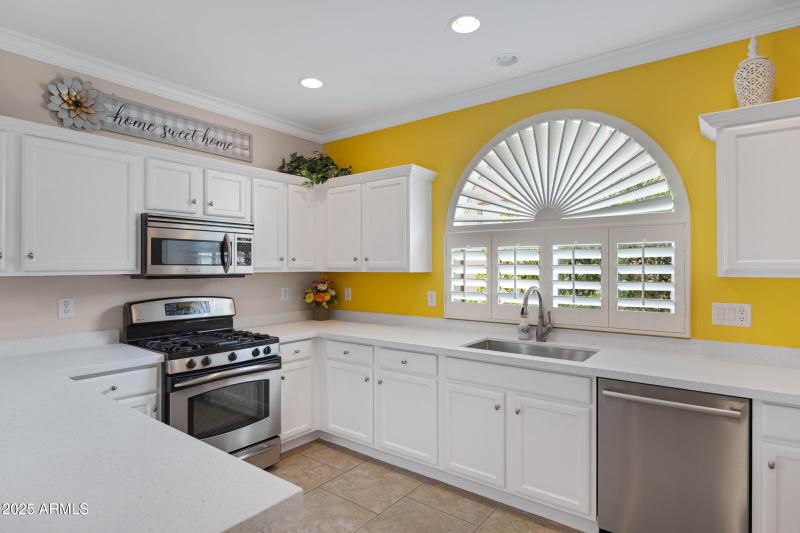 4237 E Blue Spruce Ln-20