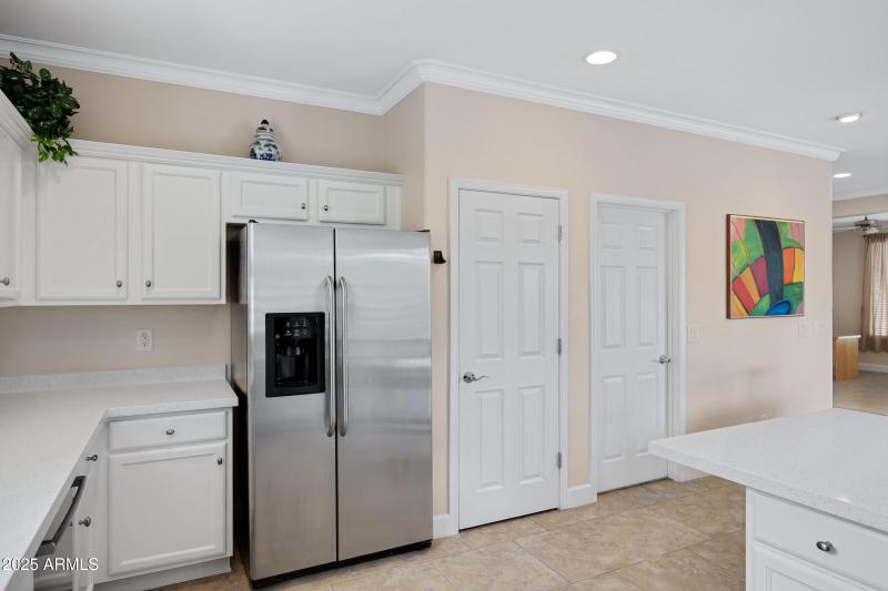 4237 E Blue Spruce Ln-22