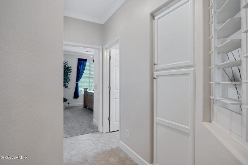 4237 E Blue Spruce Ln-23