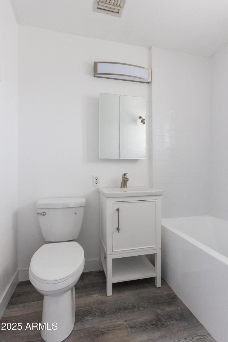 3417 E Windsor Ave - Tara Nichole Photo