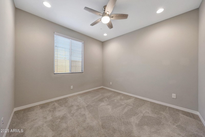 Hall bedroom 1