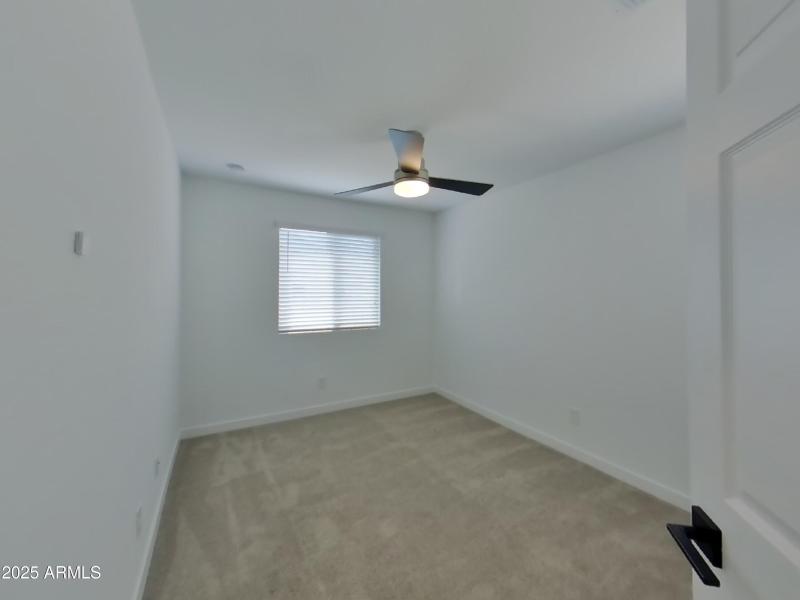 4_pc_C8iquvssy8_3BWQg3qJ9T_layout_1