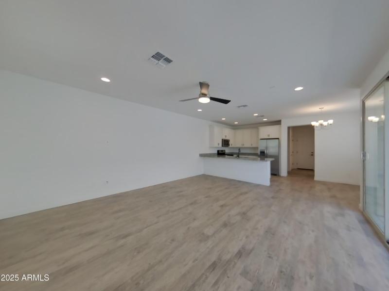 14_pc_aqG3Mh4F9O_2bbBCRLMQR_layout_0