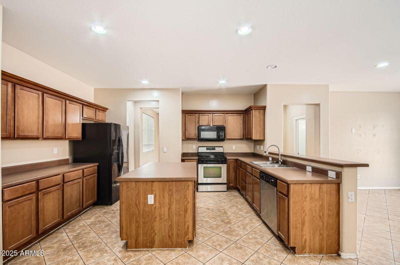 14544 W Sierra St - Web Quality - 009 -