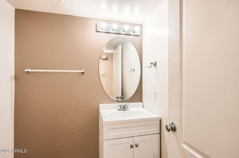 14544 W Sierra St - Web Quality - 014 -