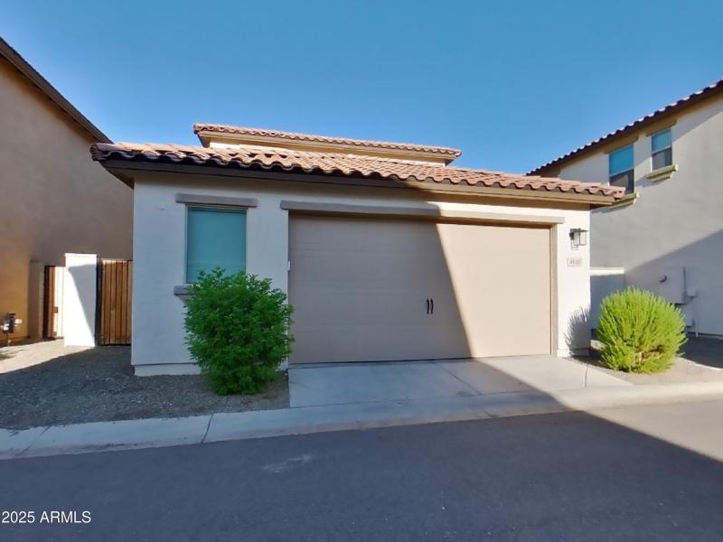 17_pc_c0SjymfySa_bMo6qnLGs8_center_0