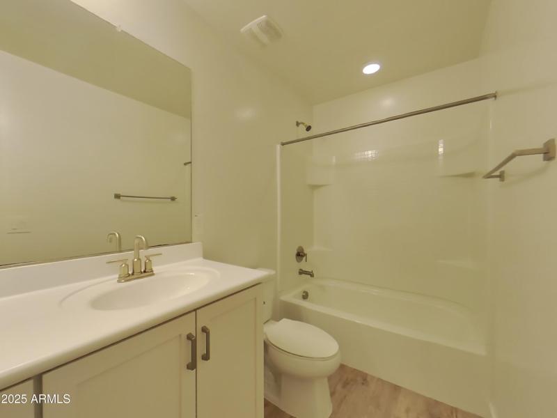 13_pc_tYlXTT2MEQ_gyaarTbC5E_layout_0