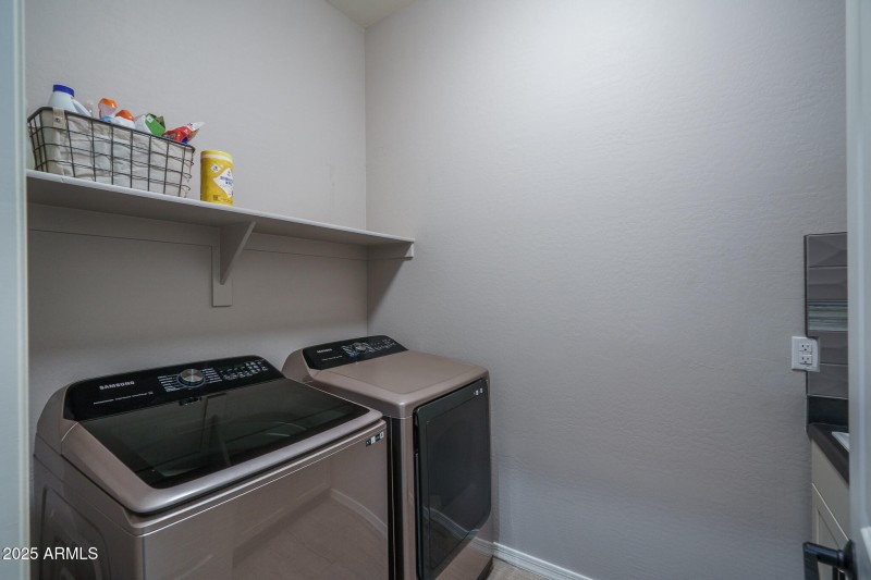 40) LAUNDRY