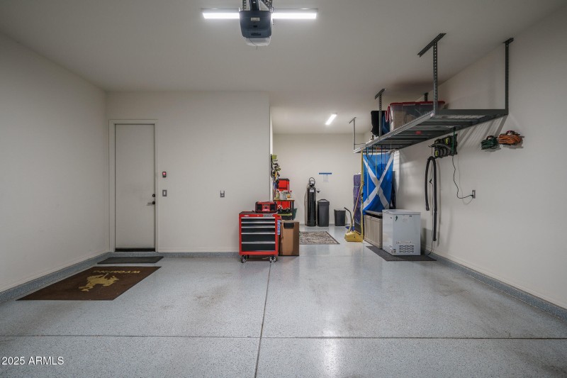 41) GARAGE A