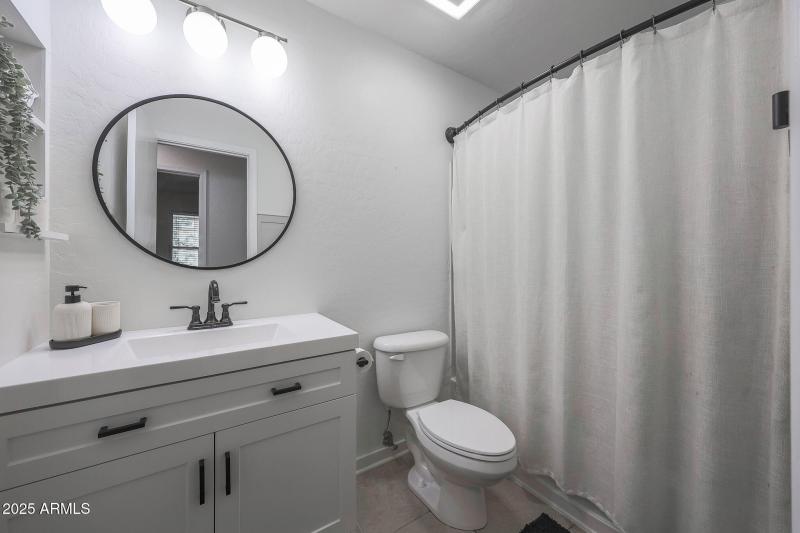 Upstairs hall bath