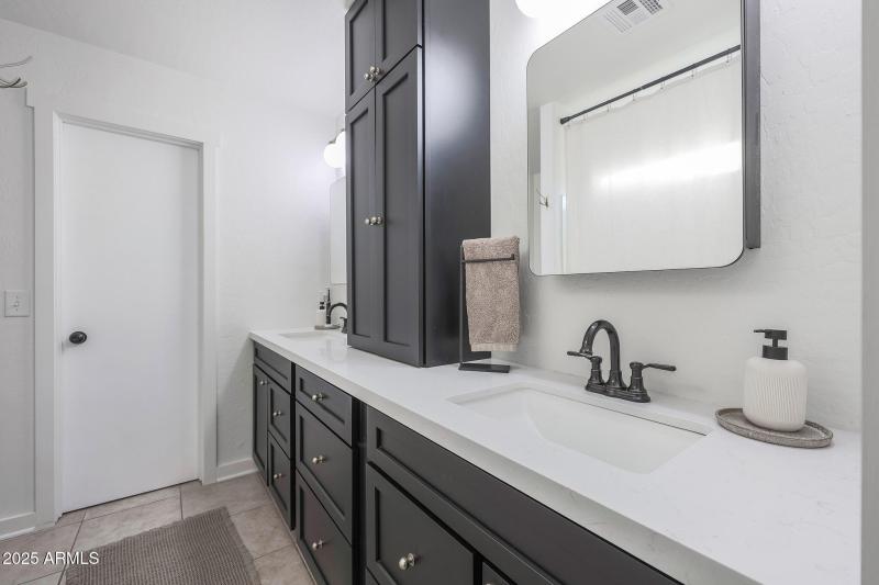Gorgeous primary suite