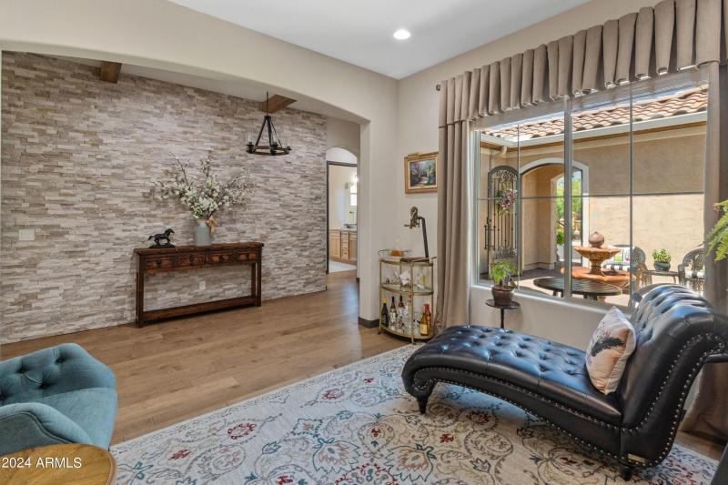 26647 W Covey Ln-10