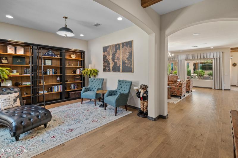 26647 W Covey Ln-23