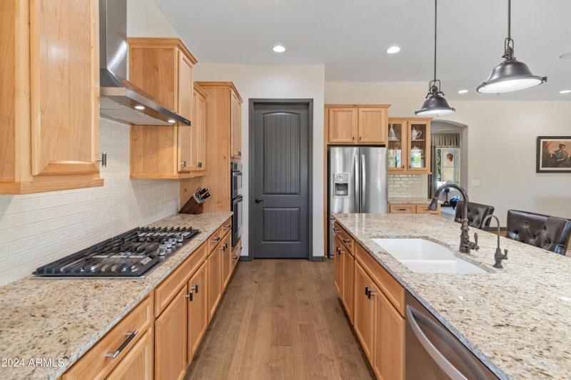 26647 W Covey Ln-18