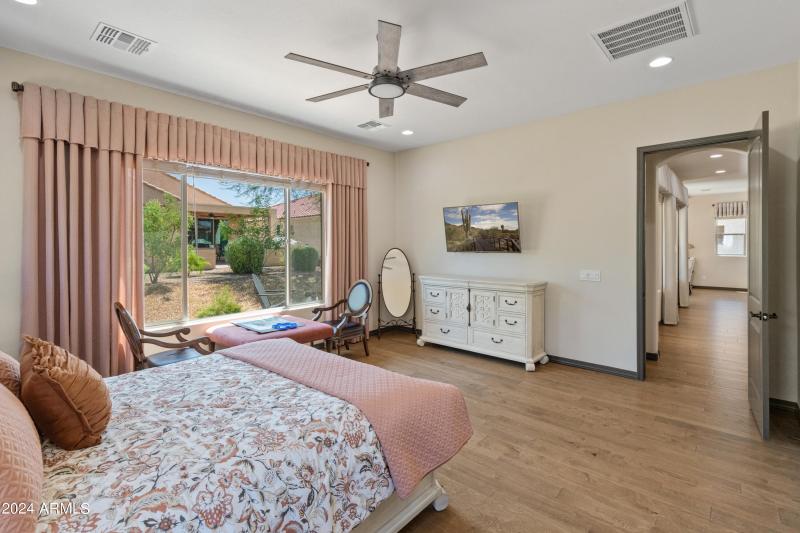 26647 W Covey Ln-35