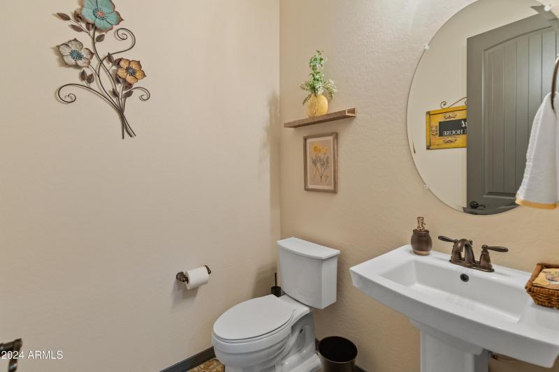 26647 W Covey Ln-25