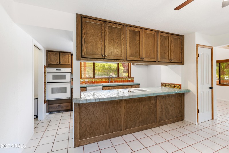 12-Kitchen