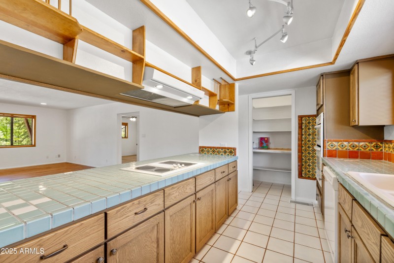 14-Kitchen