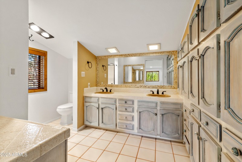 25-Bathroom 3