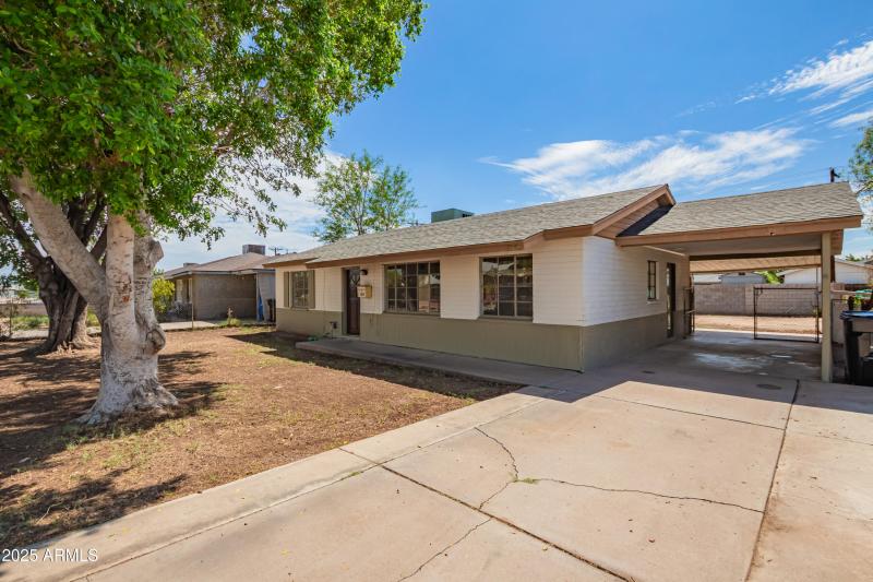 CARPORT