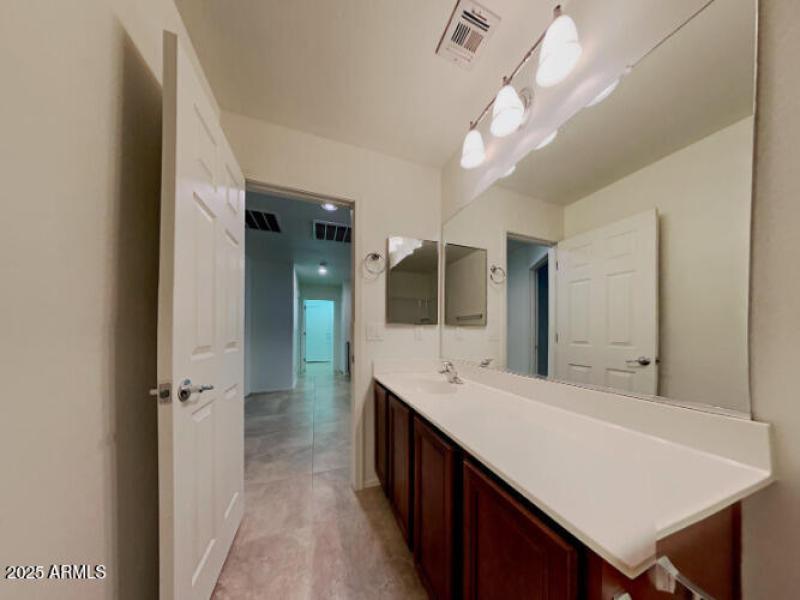 1005868.19417 N Sandalwood Drive_10