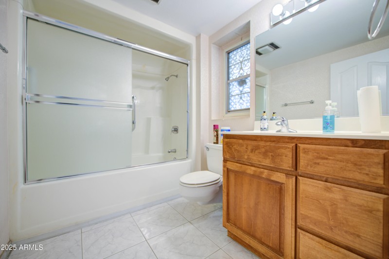Bathroom 2-pic 1