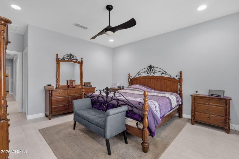 27-web-or-mls-10830-e-topaz-ave