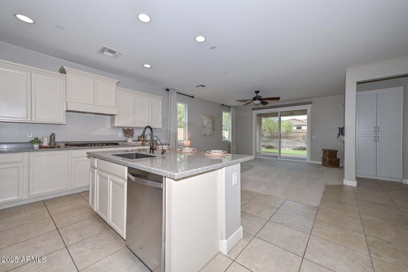 Kitchen-Family Room