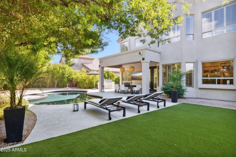 79-web-or-mls-6414-e-monte-cristo-ave