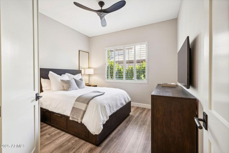 38-web-or-mls-6414-e-monte-cristo-ave