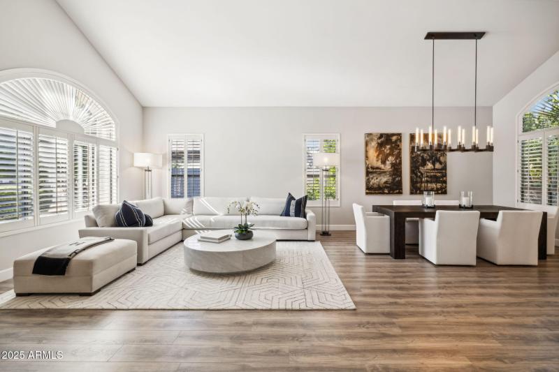 27-web-or-mls-6414-e-monte-cristo-ave