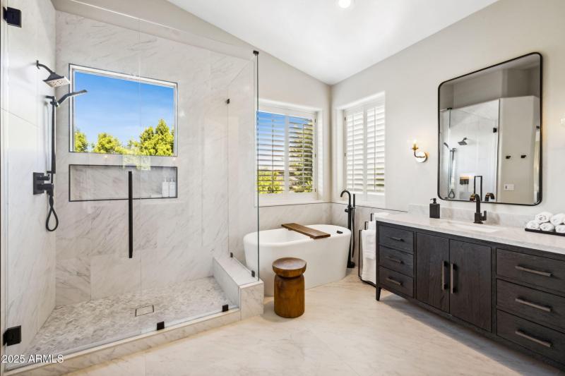 10-web-or-mls-6414-e-monte-cristo-ave