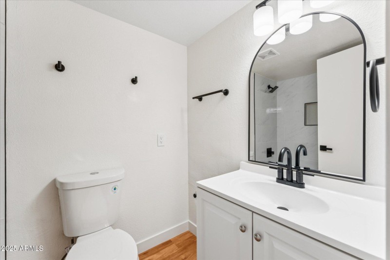 17-016-guest-bathroom