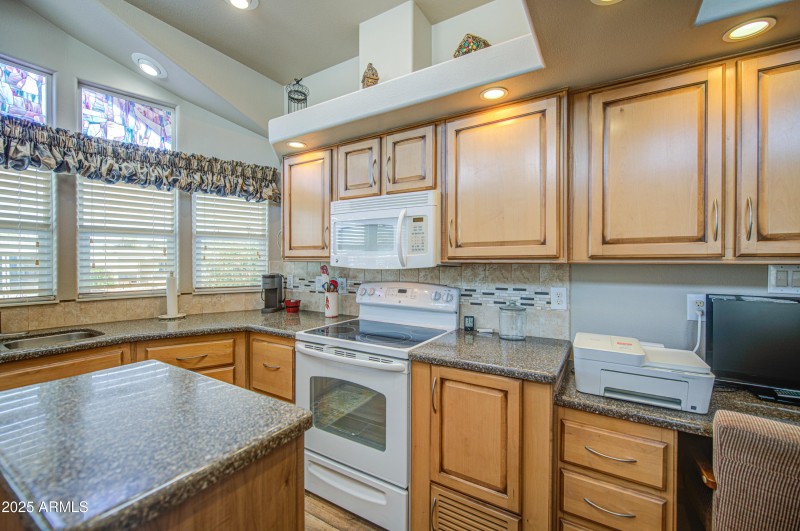 Kitchen 6