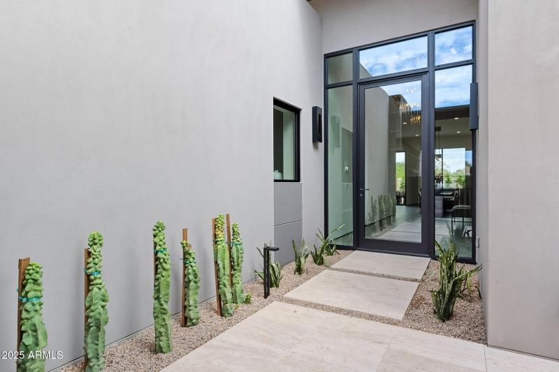 005_Exterior Entrance