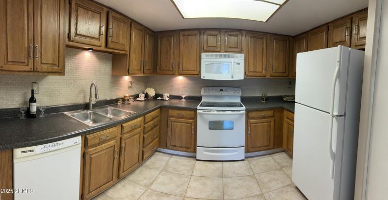 8C546DB6-F72E-40E5-9569-F8F3A8B5259A