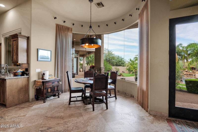 Breakfast & Family dining