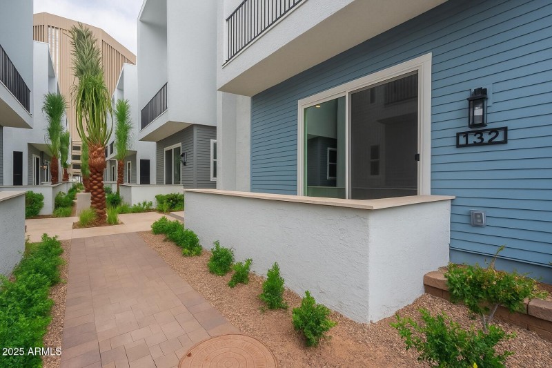 132 W Willo Court