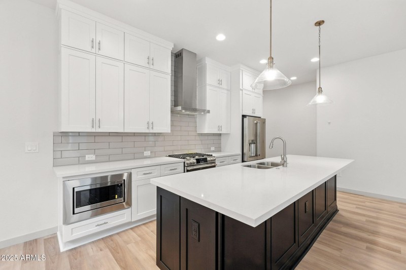 128 W Willo Court