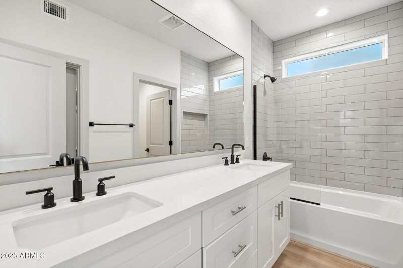 128 W Willo Court