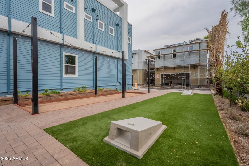 128 W Willo Court