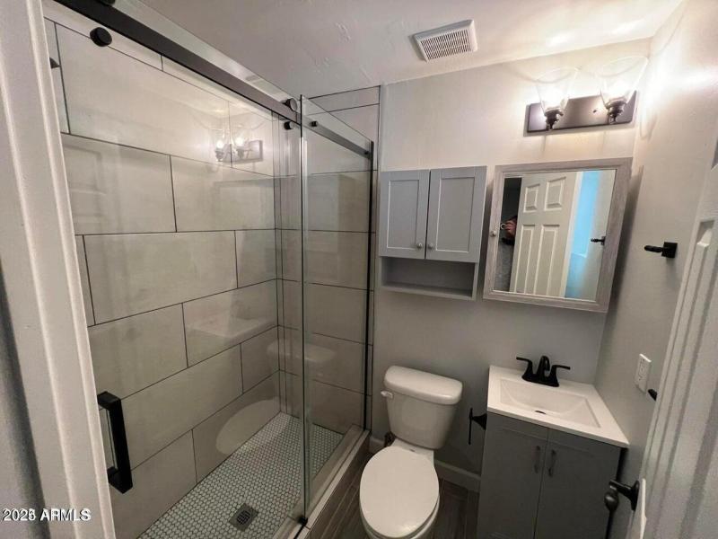 6684317_5_0 7.21.05PM